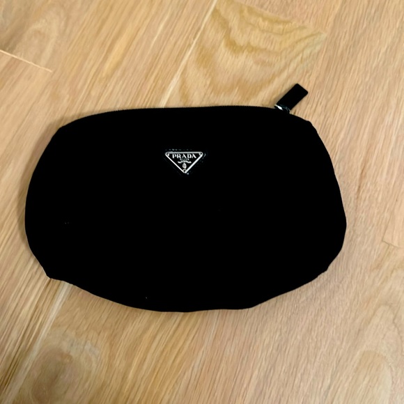 Prada cosmetic pouch in re nylon - Picture 1 of 3